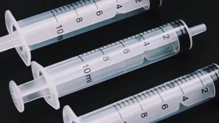 3-teilige Einwegspritze aus medizinischem Kunststoff mit Nadel